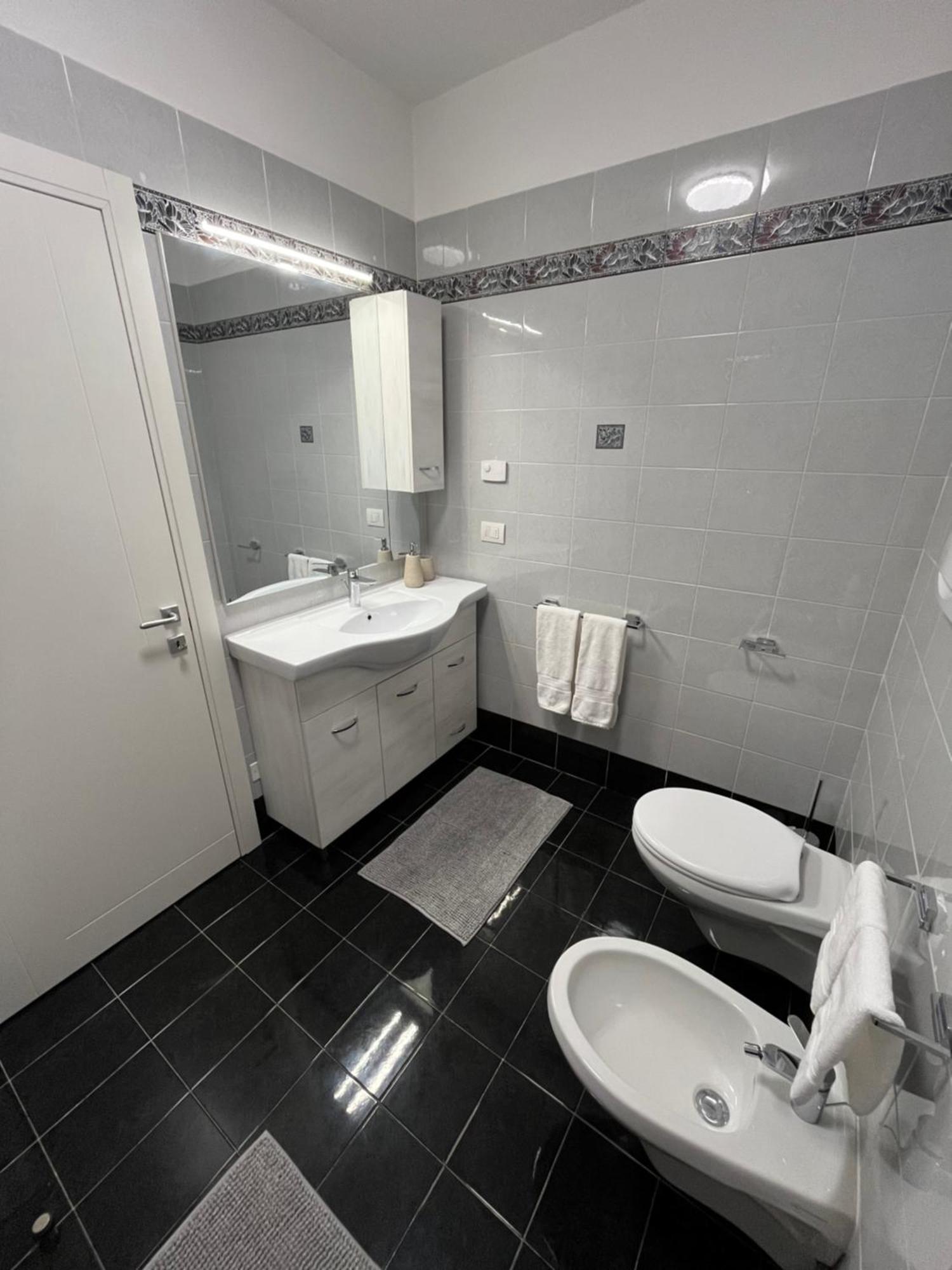 B&B Alessandro Private Room & Bathroom In Shared Apartment Arco Eksteriør bilde